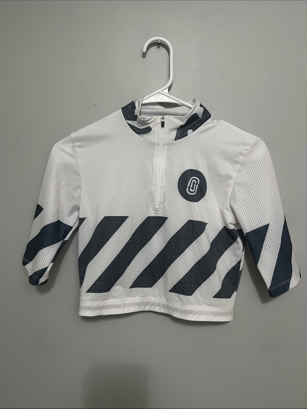 Ostroy White & Navy Cycling Top